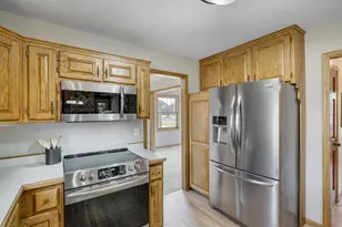 2910 Desoto St, Little Canada, MN 55117 - Photo 5