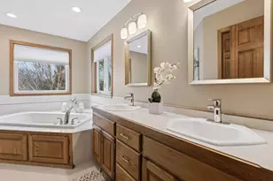 13610 59th Pl N, Plymouth, MN 55446 - Photo 11