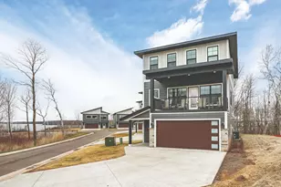 121 Kayak View Ct, Duluth, MN 55808 - Photo 1