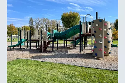 731 Berwood Avenue, Vadnais Heights, MN 55127 - Photo 39