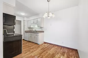 4575 W 80th St Cir, Bloomington, MN 55437 - Photo 9