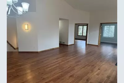 303 Sunflower Court, Vadnais Heights, MN 55127 - Photo 5