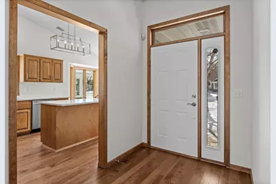303 Sunflower Court, Vadnais Heights, MN 55127 - Photo 5