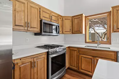 303 Sunflower Court, Vadnais Heights, MN 55127 - Photo 17