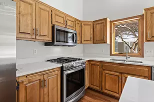 303 Sunflower Ct, Vadnais Heights, MN 55127 - Photo 17