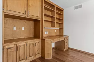 303 Sunflower Ct, Vadnais Heights, MN 55127 - Photo 27