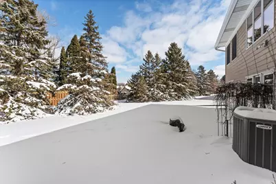 303 Sunflower Court, Vadnais Heights, MN 55127 - Photo 61