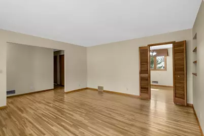 946 Redwood Drive, Apple Valley, MN 55124 - Photo 5