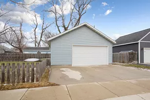 349 Tyler Ave, North Mankato, MN 56003 - Photo 27