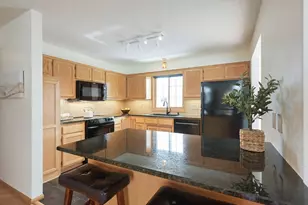 2885 Devonshire Pl, Woodbury, MN 55125 - Photo 23