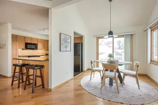 2885 Devonshire Pl, Woodbury, MN 55125 - Photo 19