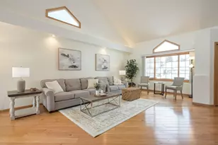 2885 Devonshire Pl, Woodbury, MN 55125 - Photo 13