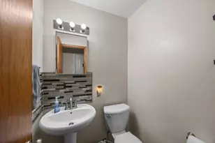 1045 Jorgenson St SE, Hutchinson, MN 55350 - Photo 23
