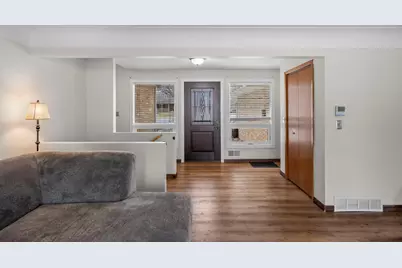 1045 Jorgenson Street SE, Hutchinson, MN 55350 - Photo 13