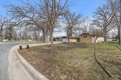 1045 Jorgenson Street SE, Hutchinson, MN 55350 - Photo 7