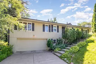 5513 Mirror Lakes Dr, Edina, MN 55436 - Photo 3