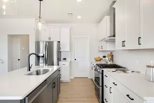 10941 37th St N, Lake Elmo, MN 55042 - Photo 11