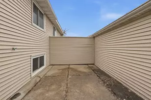 7597 Whitney Dr, Apple Valley, MN 55124 - Photo 35