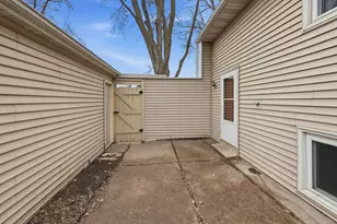 7597 Whitney Dr, Apple Valley, MN 55124 - Photo 37