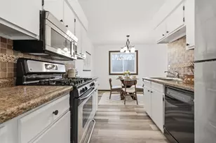 7597 Whitney Dr, Apple Valley, MN 55124 - Photo 5