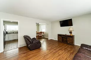 1552 5th Ave SW, Rochester, MN 55902 - Photo 5