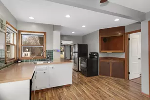 1714 Howard St N, Maplewood, MN 55109 - Photo 9