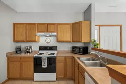 656 Cobblestone Way, Shakopee, MN 55379 - Photo 9