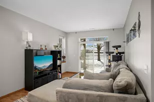 656 Cobblestone Way, Shakopee, MN 55379 - Photo 5