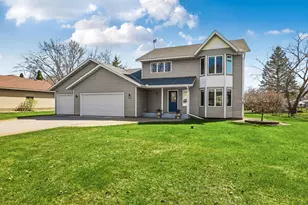 1314 W Oakes Dr, Saint Cloud, MN 56303 - Photo 1