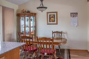 1242 Myrtle St N, Maplewood, MN 55119 - Photo 3