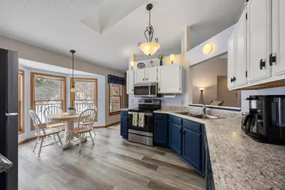 12715 Dorchester Trail, Apple Valley, MN 55124 - Photo 15