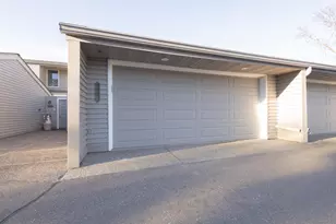 419 County Rd C West, Roseville, MN 55113 - Photo 19