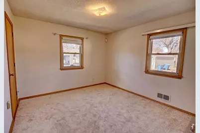 3420 26 1/2 Avenue N, Robbinsdale, MN 55422 - Photo 9