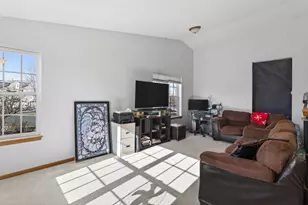 609 Providence Dr, Shakopee, MN 55379 - Photo 5