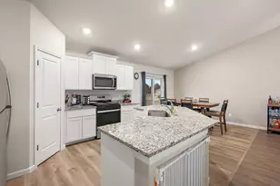 39604 Fallbrook Ave, North Branch, MN 55056 - Photo 13