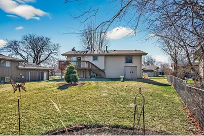 8340 Jersey Avenue N, Brooklyn Park, MN 55445 - Photo 23