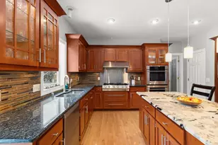 8048 Marsh Creek Alcove, Woodbury, MN 55125 - Photo 13