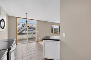 281 Zumbro Dr NW, Rochester, MN 55901 - Photo 17