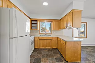 9242 Queen Ave S, Bloomington, MN 55431 - Photo 5