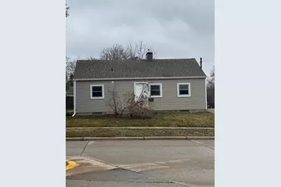 1064 S Grove Avenue, Owatonna, MN 55060 - Photo 1