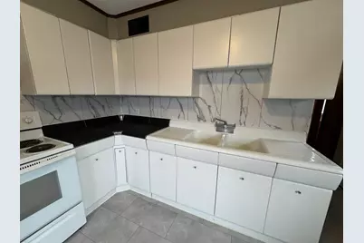 1064 S Grove Avenue, Owatonna, MN 55060 - Photo 3