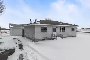 7320 90th St SE, Stewartville, MN 55976 - Photo 3