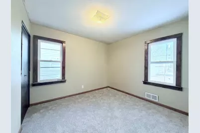 1569 Montana Avenue E, Saint Paul, MN 55106 - Photo 9
