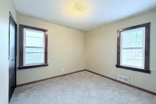 1569 Montana Ave E, Saint Paul, MN 55106 - Photo 9