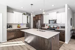 2087 Brookview St, Shakopee, MN 55379 - Photo 9