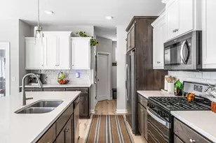 2087 Brookview St, Shakopee, MN 55379 - Photo 11