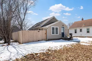 920 10 1/2 Street SE, Rochester, MN 55904 - Photo 3