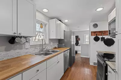 920 10 1/2 Street SE, Rochester, MN 55904 - Photo 9