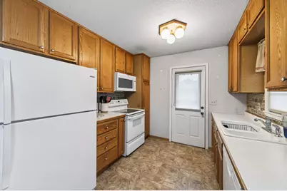 1009 Sunkist Parkway, Brooklyn Park, MN 55444 - Photo 11