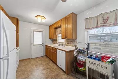 1009 Sunkist Parkway, Brooklyn Park, MN 55444 - Photo 9